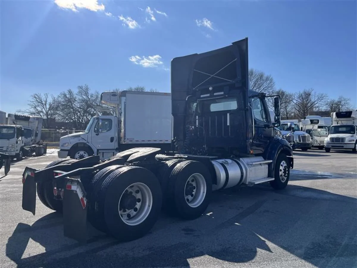 2019 Freightliner M2 112 - image 4