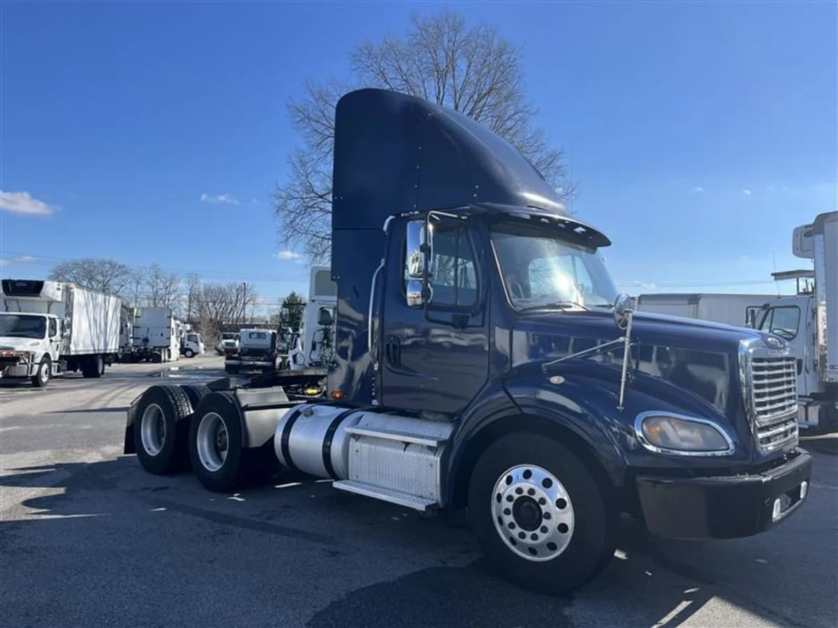 2019 Freightliner M2 112 - image 3