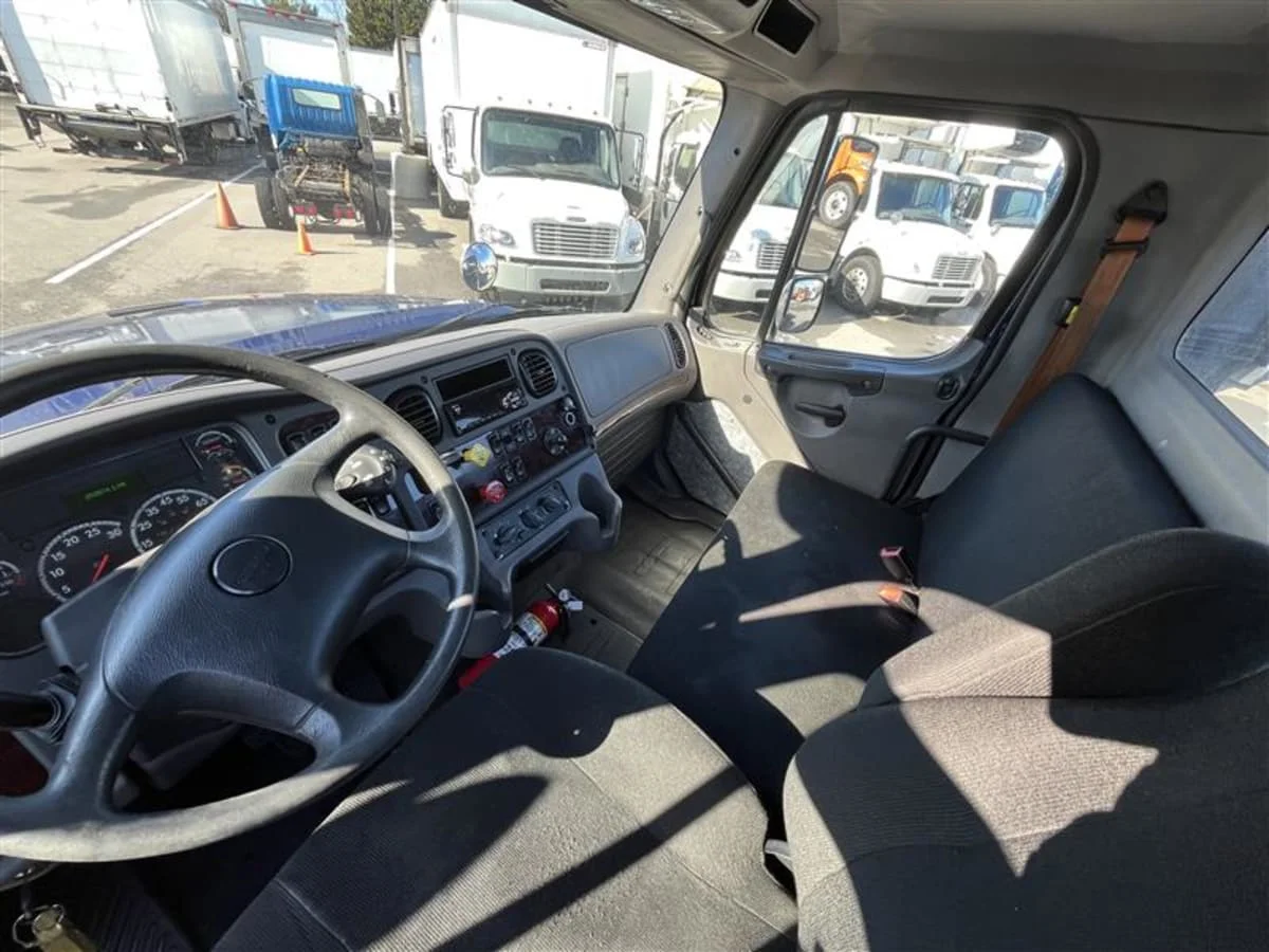 2019 Freightliner M2 112 - image 7