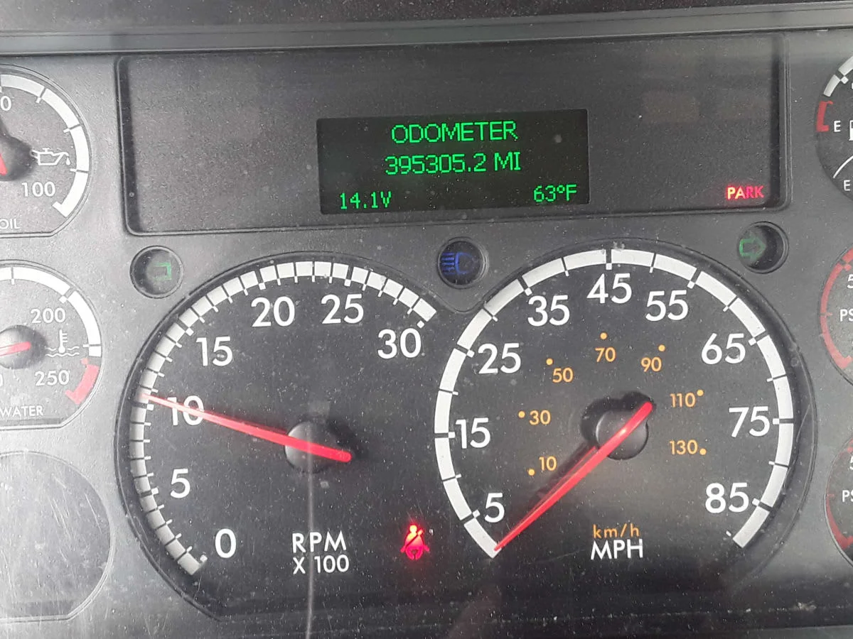 2017 Freightliner Cascadia - image 10