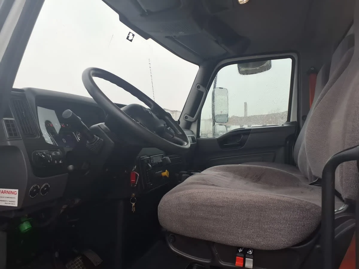 2019 International MV - image 8