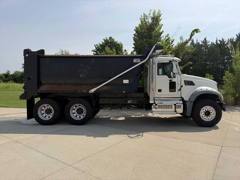 2019 Mack Granite in Springfield, MO — photo 4