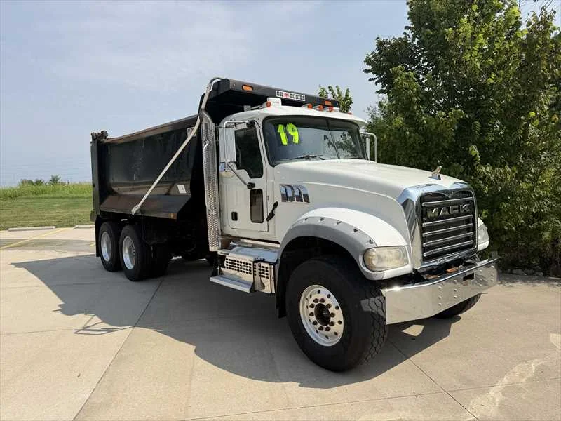 2019 Mack Granite in Springfield, MO — photo 5