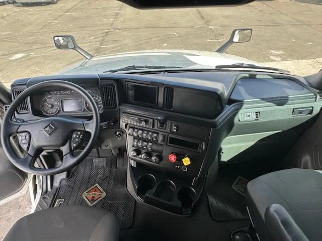2023 International LT in Fontana, CA — photo 13
