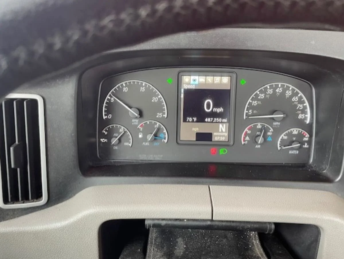 2019 Freightliner Cascadia in Farmingdale, NY — photo 9