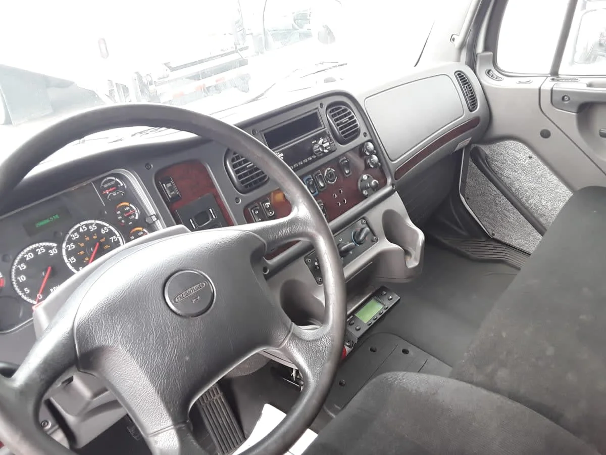 2019 Freightliner M2 106 in Bolingbrook, IL — photo 8