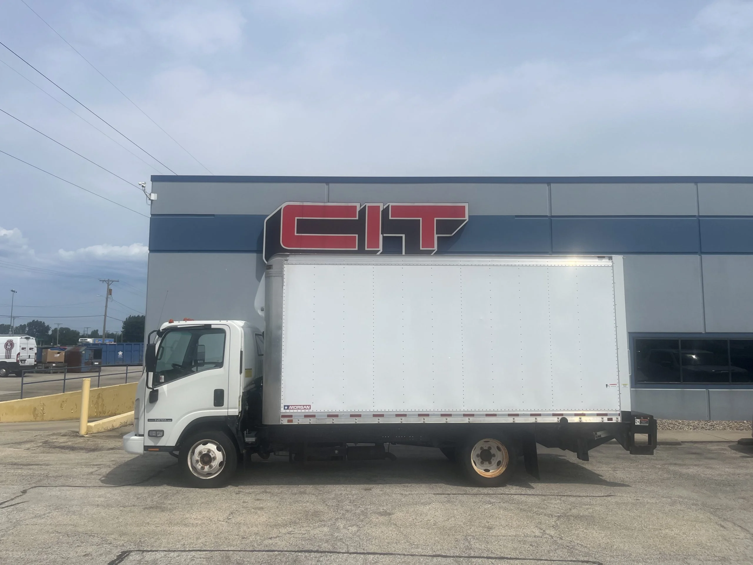 2017 Isuzu in Springfield, IL — photo 6