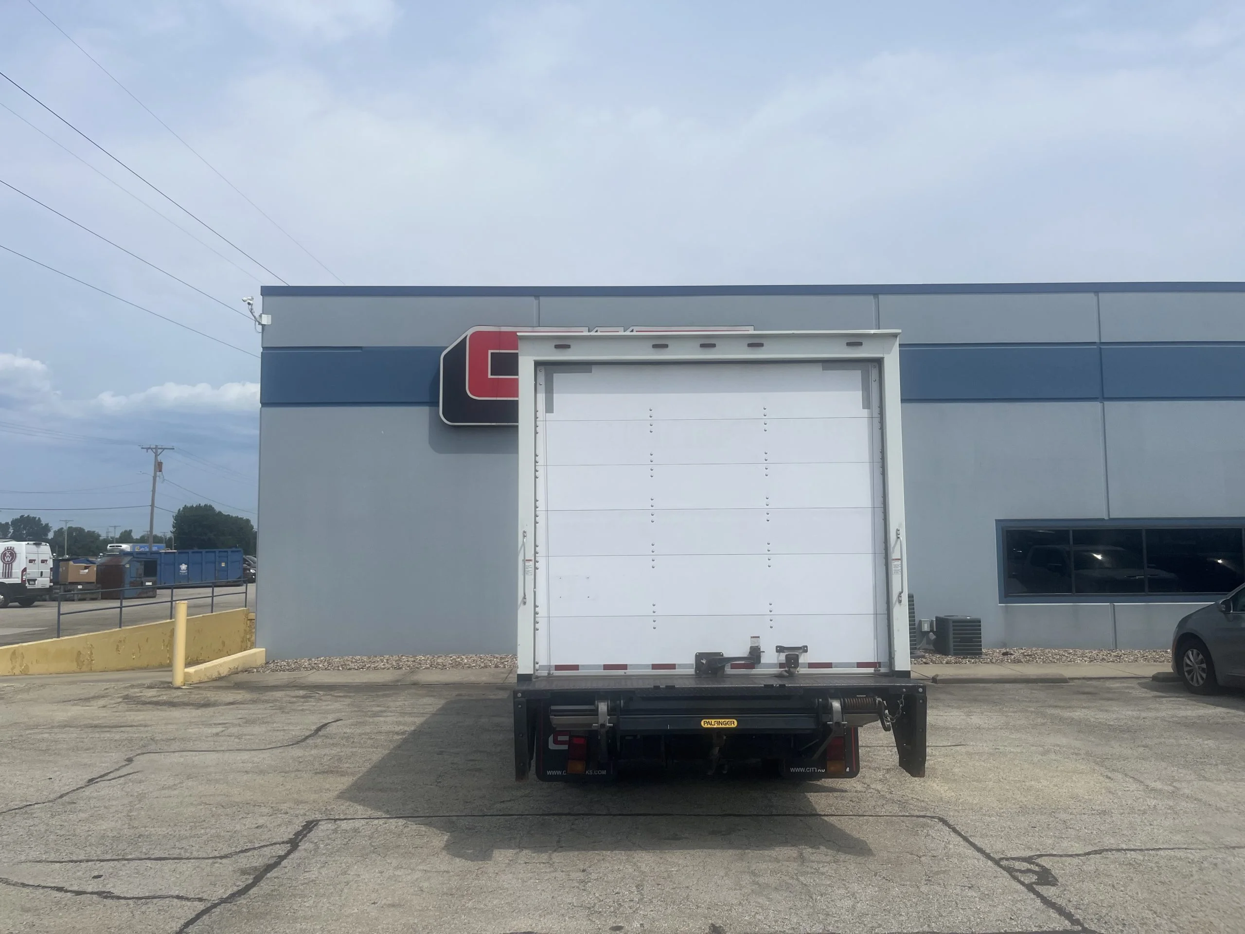 2017 Isuzu in Springfield, IL — photo 4