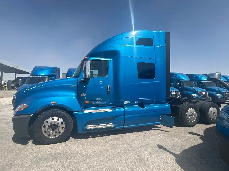 2021 International LT in El Paso, TX — photo 4