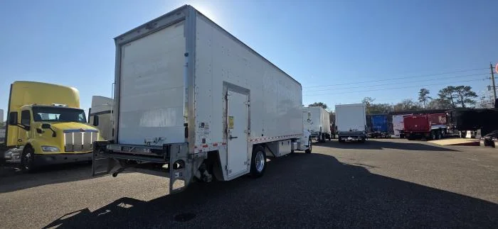 2020 Peterbilt 337 - image 6