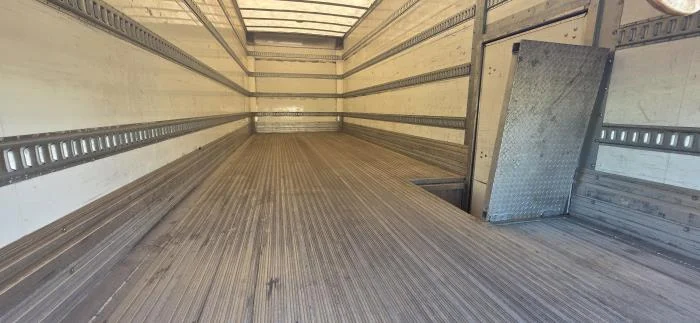 2020 Peterbilt 337 - image 12