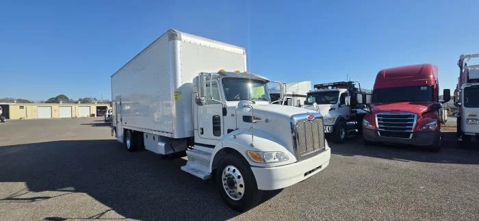 2020 Peterbilt 337 - image 8