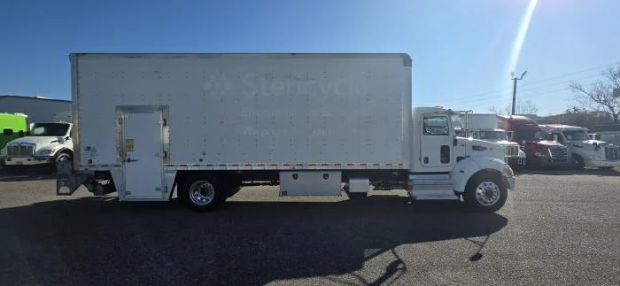 2020 Peterbilt 337 - image 7