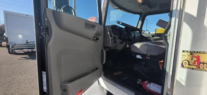 2020 Peterbilt 337 - image 18