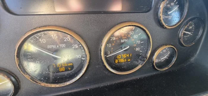 2020 Peterbilt 337 - image 24