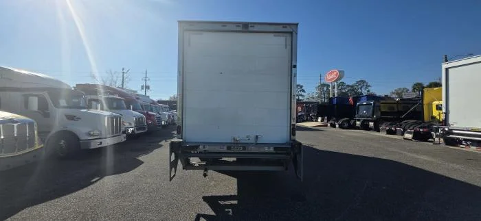 2020 Peterbilt 337 - image 5