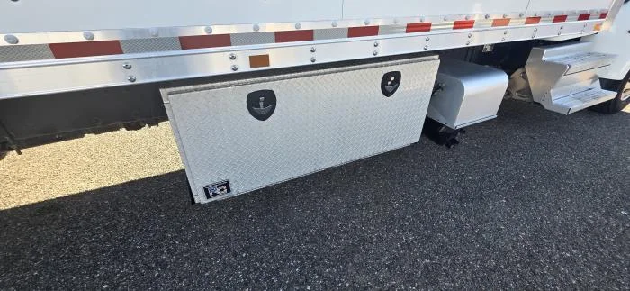 2020 Peterbilt 337 - image 17