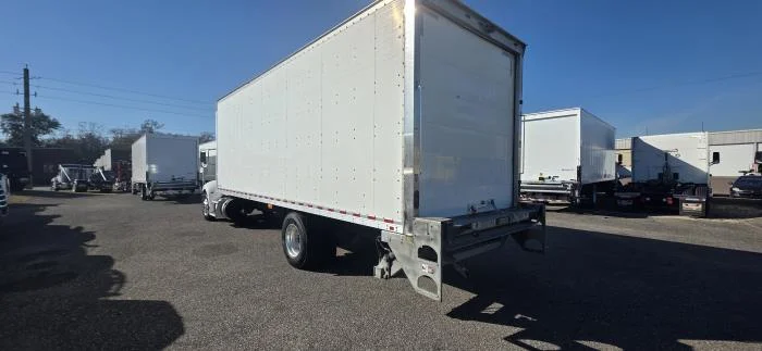 2020 Peterbilt 337 - image 4