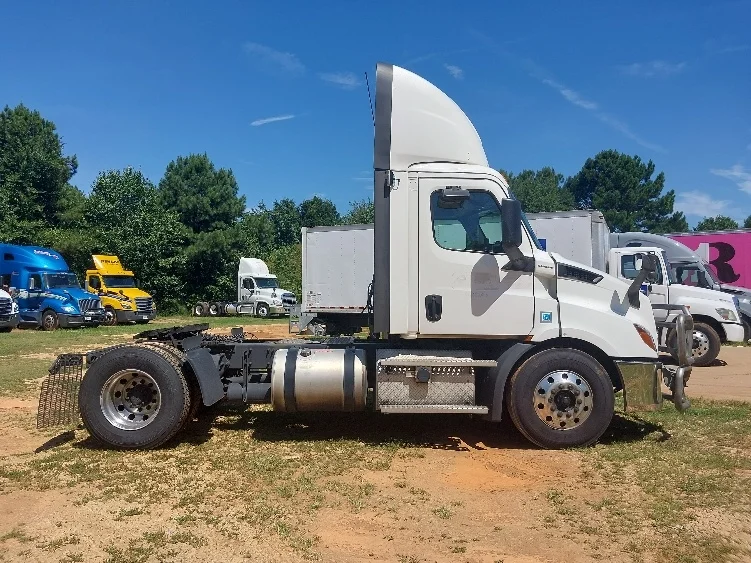 2020 Freightliner Cascadia in Mcdonough, GA — photo 8