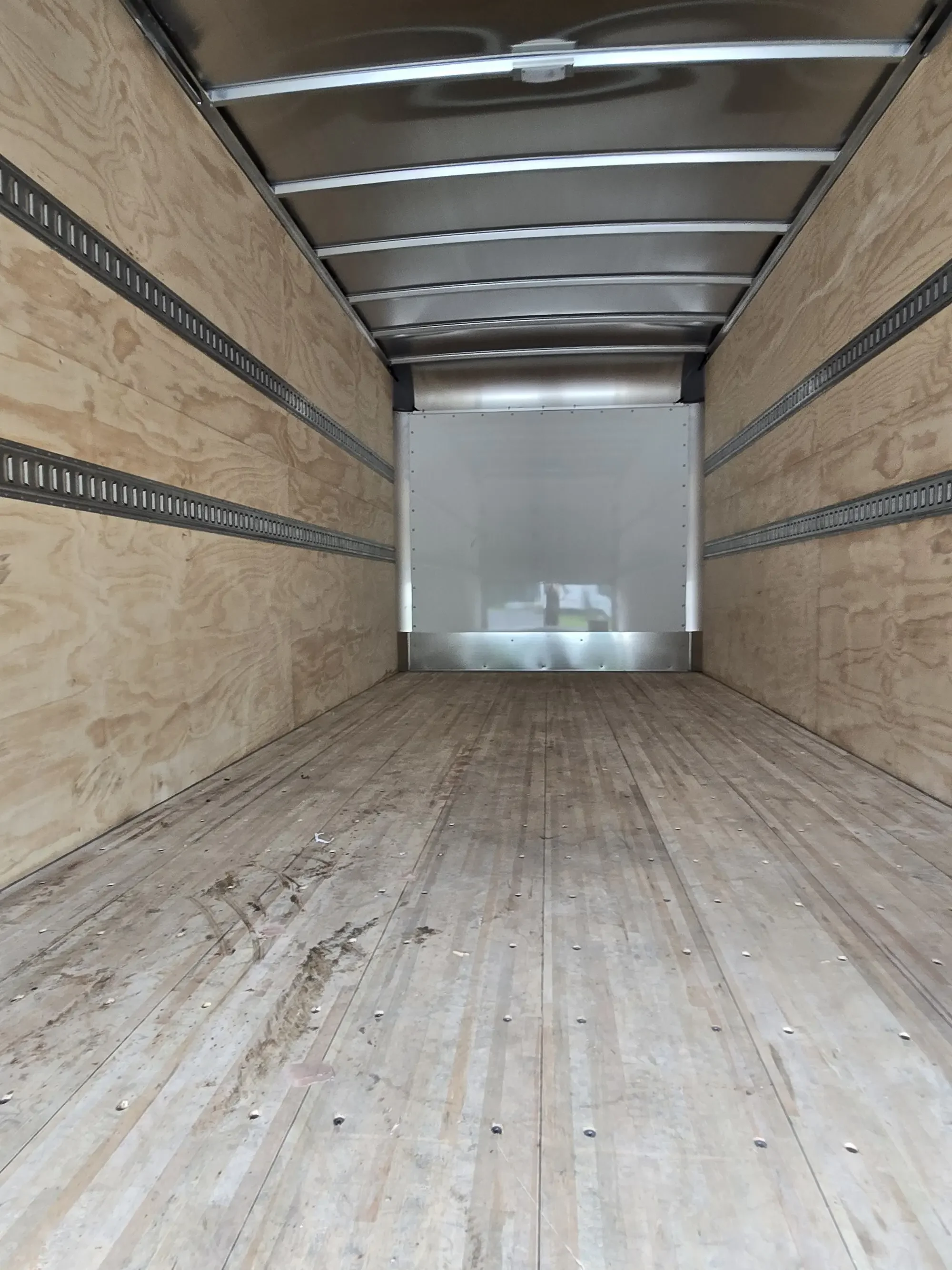 2025 Isuzu FVR - image 6