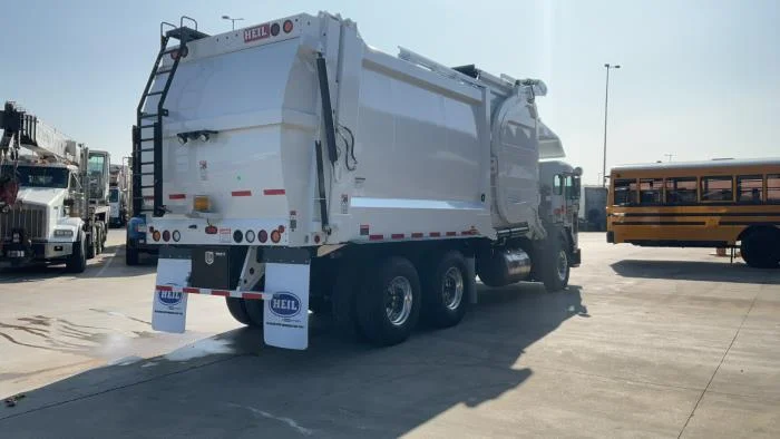 2025 Peterbilt 520 in Houston, TX — photo 6