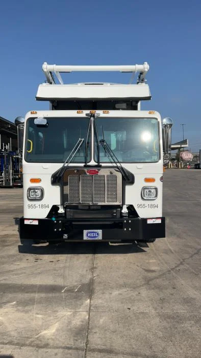 2025 Peterbilt 520 in Houston, TX — photo 3
