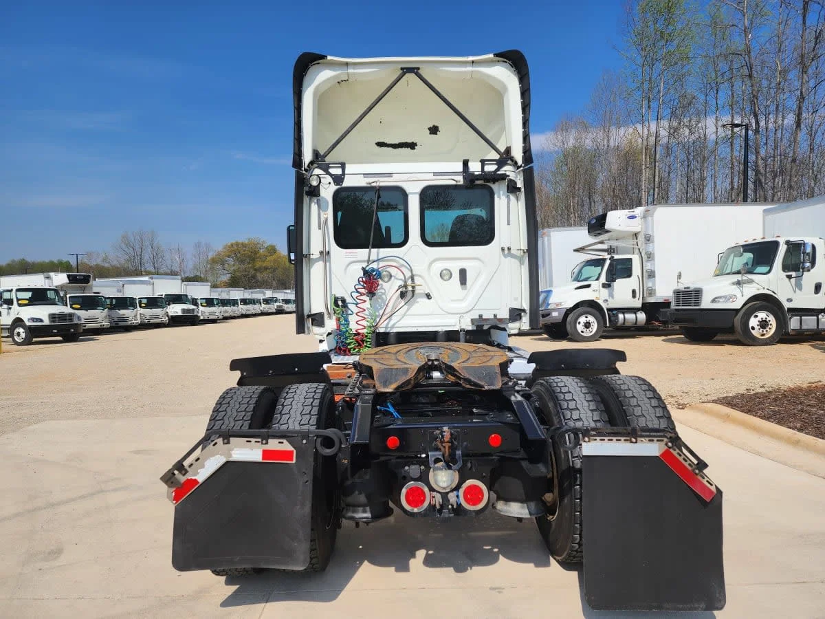 2018 Freightliner Cascadia in Greensboro, NC — photo 5
