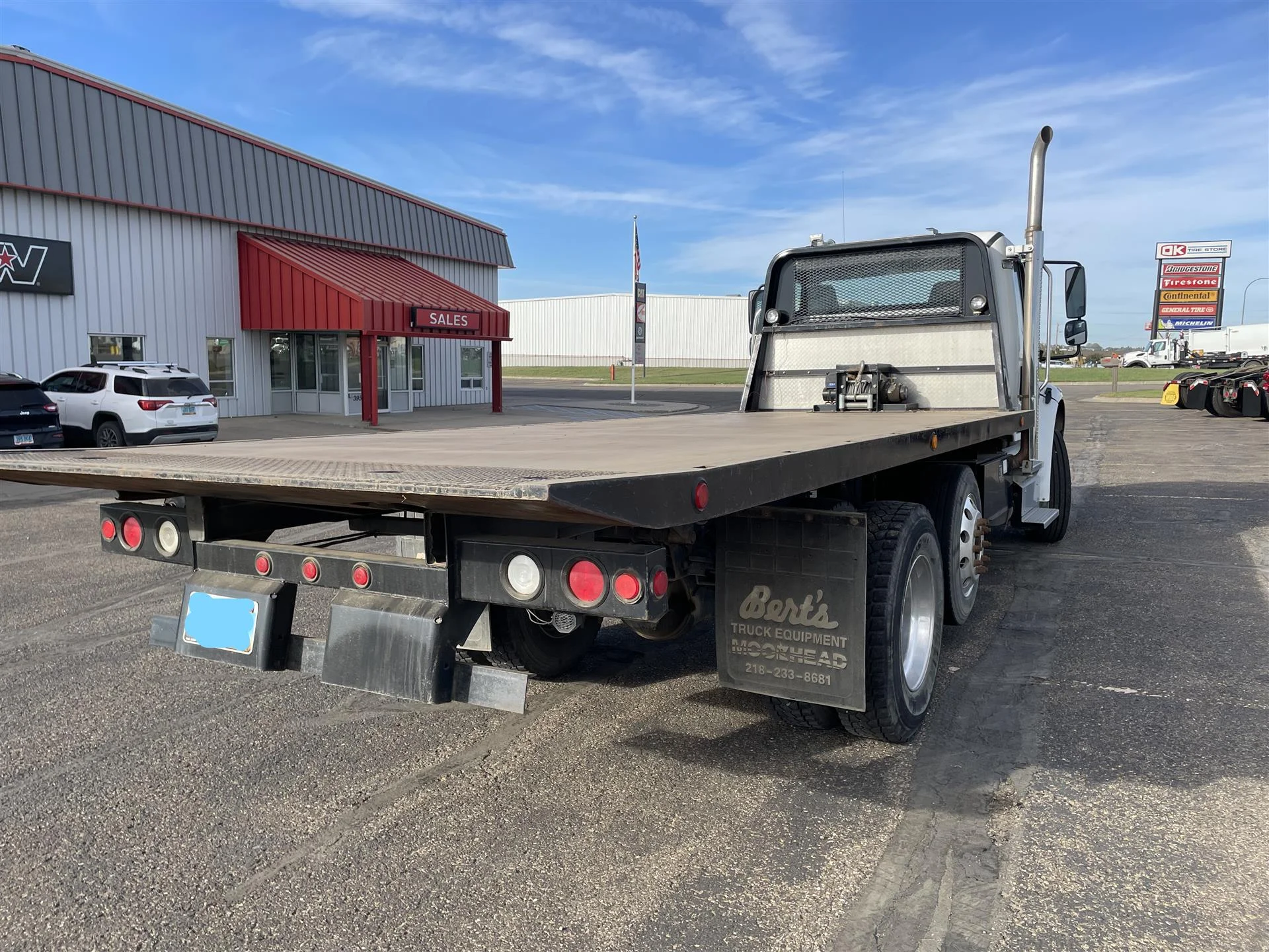 2012 Freightliner M2 106 - image 5