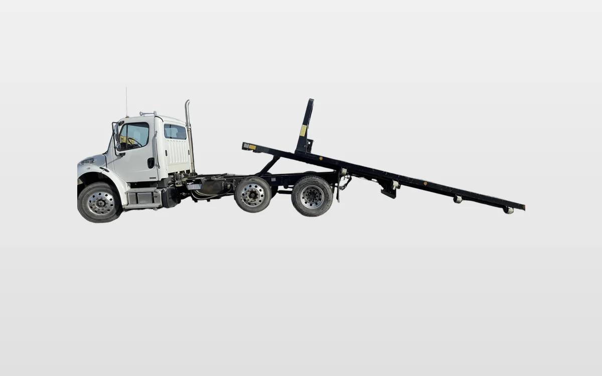 2012 Freightliner M2 106 - image 1