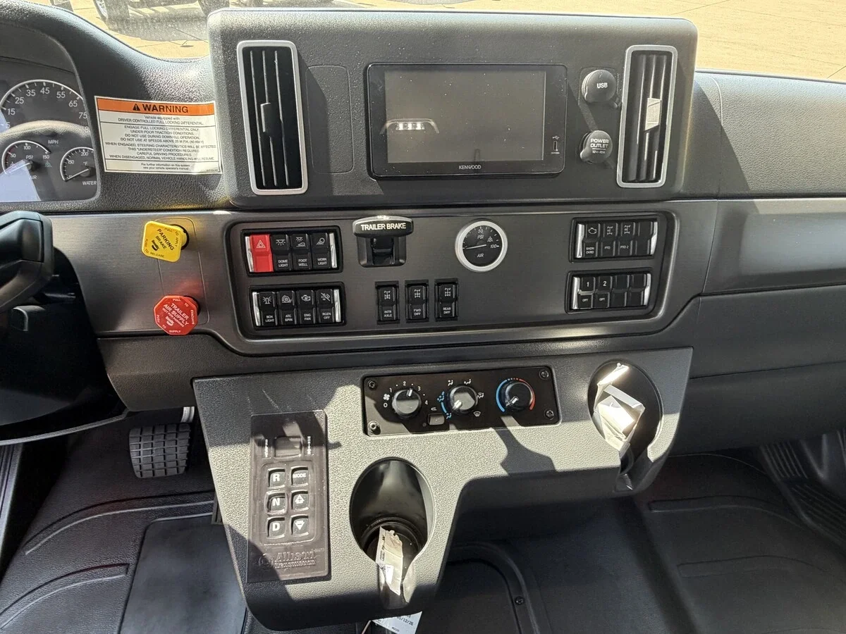 2027 Freightliner 114SD — photo 11
