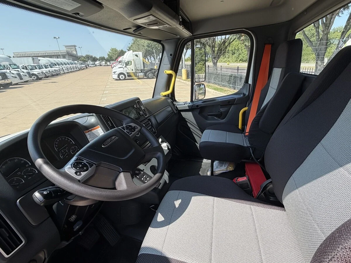 2027 Freightliner 114SD — photo 9