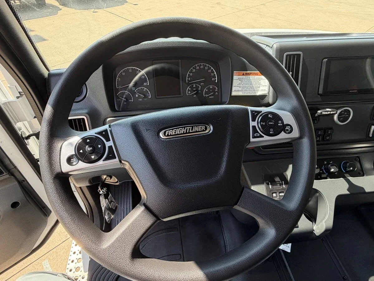 2027 Freightliner 114SD — photo 10
