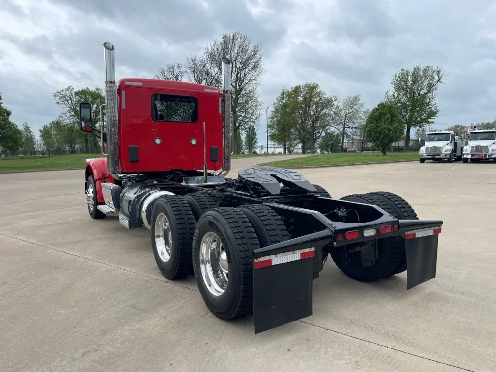 2021 Peterbilt 567 - image 3