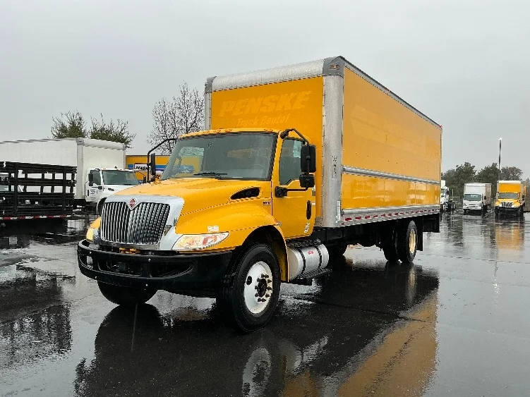 2021 International MV - image 3