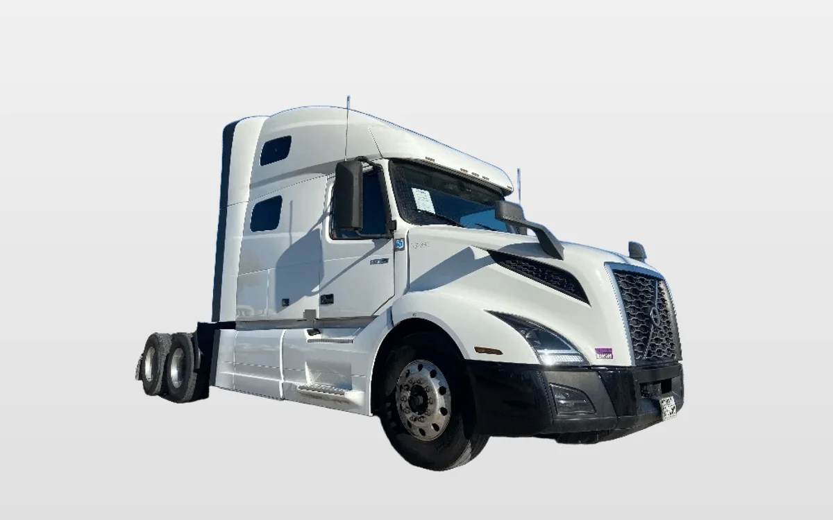 2020 Volvo - image 1