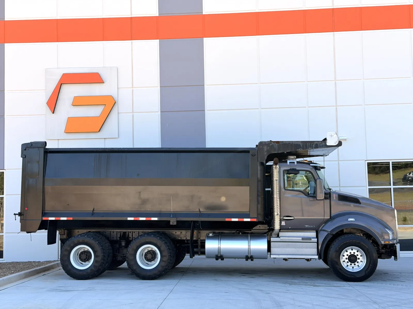 2020 Kenworth T880 - image 4