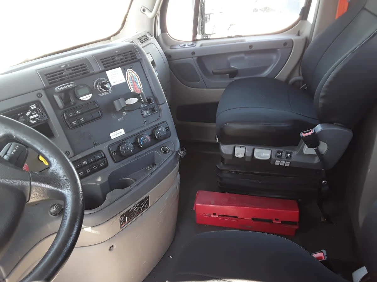 2019 Freightliner Cascadia in Montebello, CA — photo 7