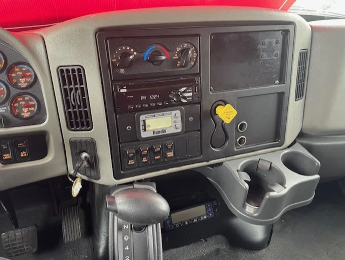 2019 International 4300 in Farmingdale, NY — photo 12