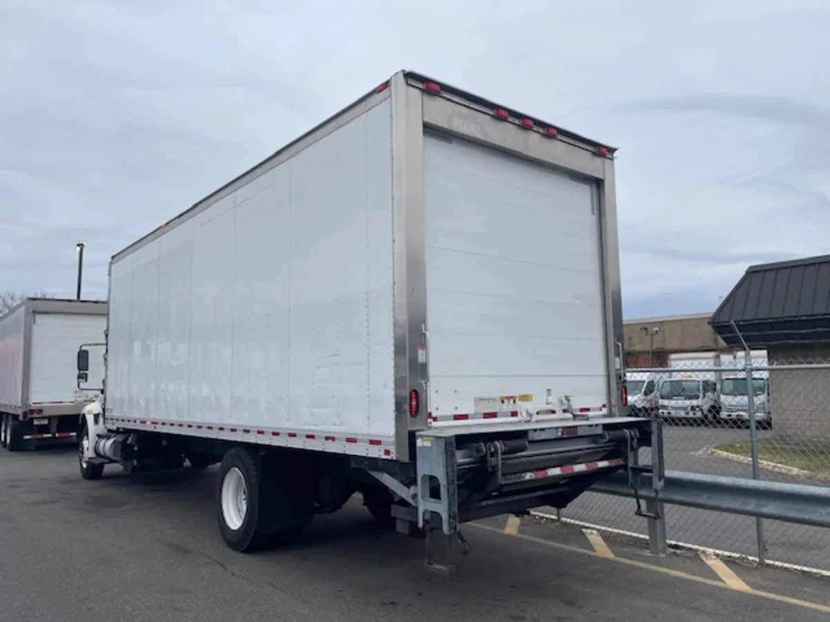 2019 International 4300 in Farmingdale, NY — photo 6