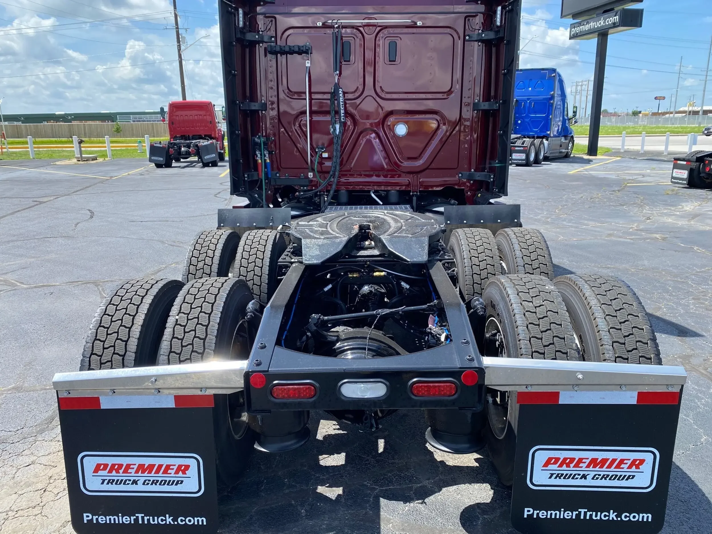 2026 Freightliner Cascadia - image 8