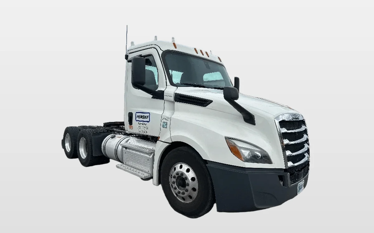 2019 Freightliner Cascadia - image 1