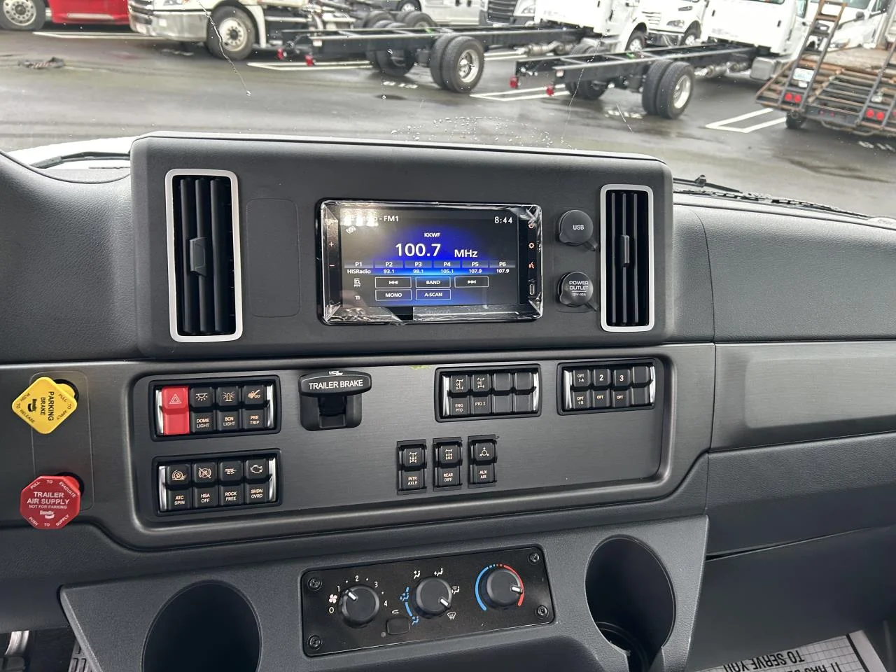 2025 Freightliner M2 112 - image 6