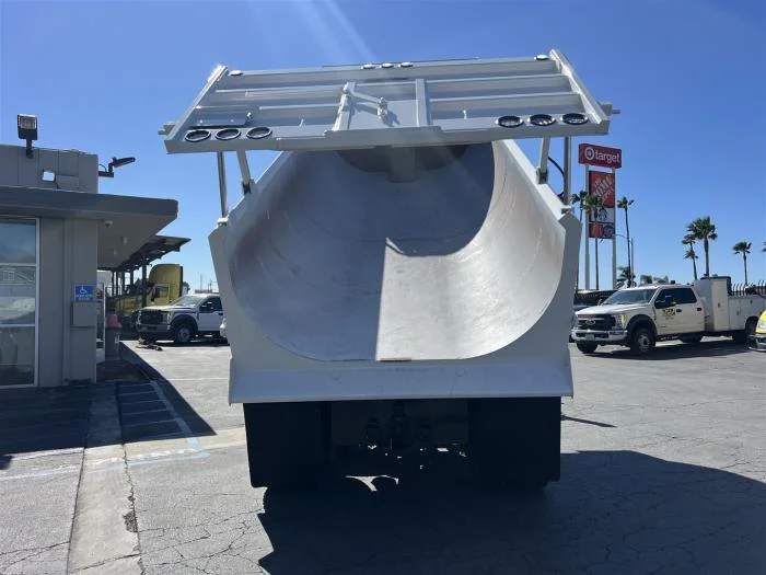 2026 Peterbilt 548 in San Diego, CA — photo 33