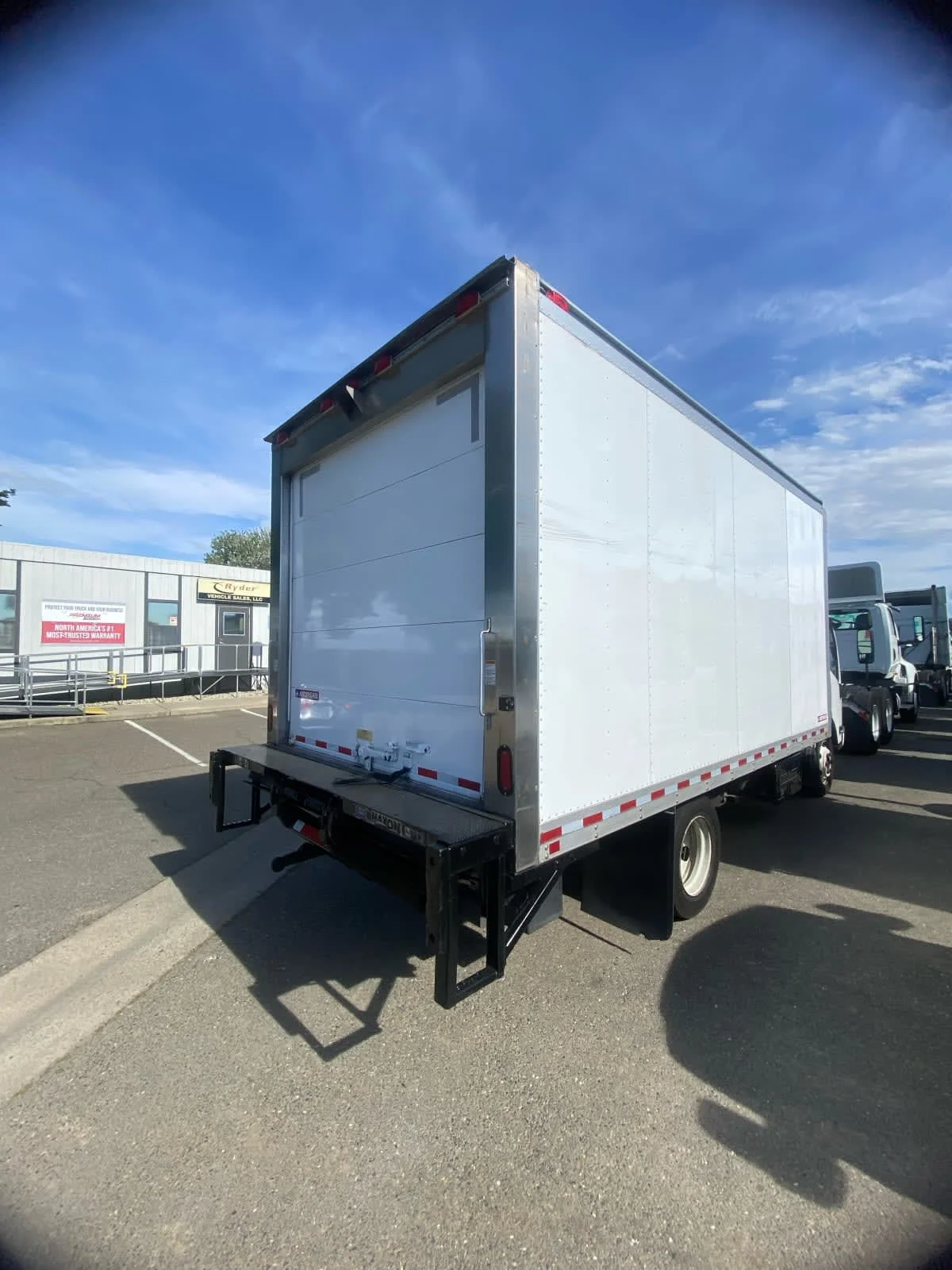 2019 Isuzu NQR - image 4