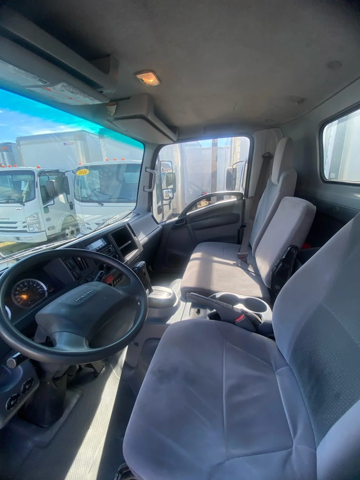 2019 Isuzu NQR - image 8