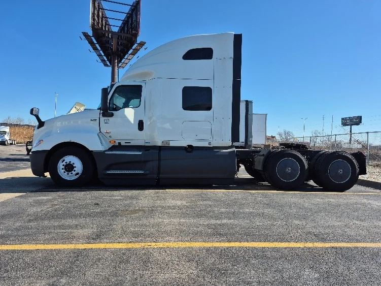 2023 International LT in La Porte, IN — photo 4