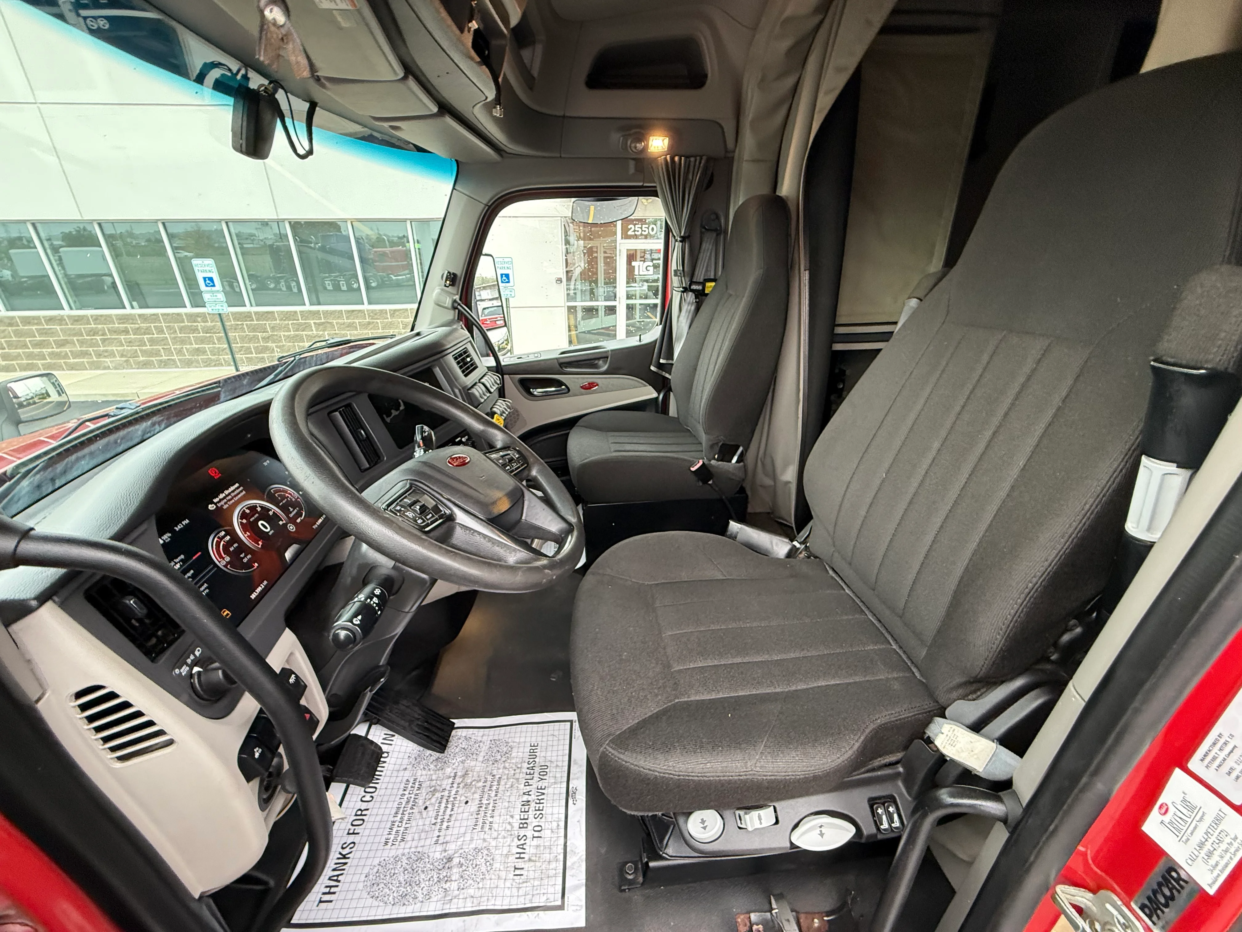 2023 Peterbilt 579 in Cincinnati, OH — photo 16