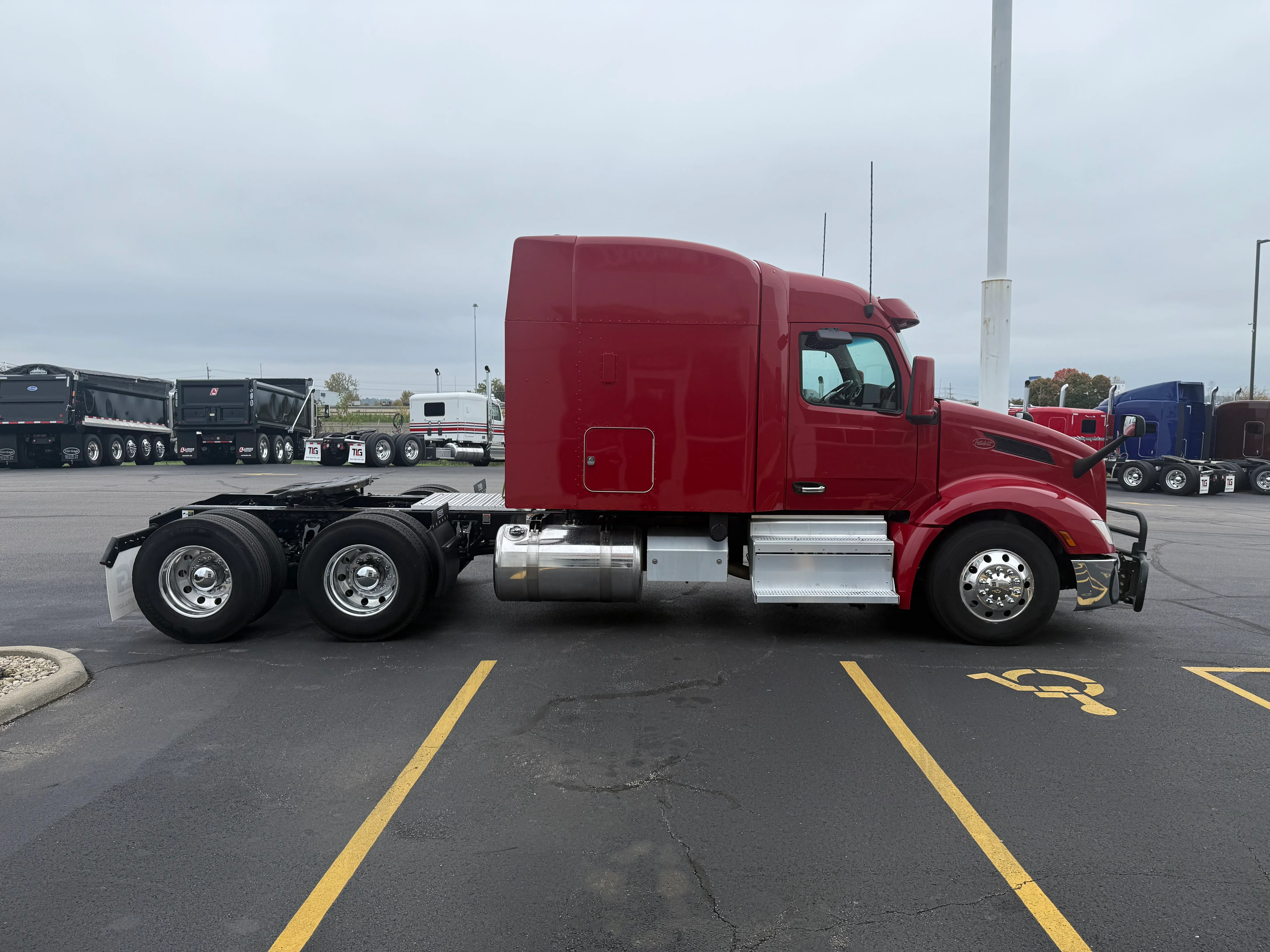 2023 Peterbilt 579 in Cincinnati, OH — photo 6