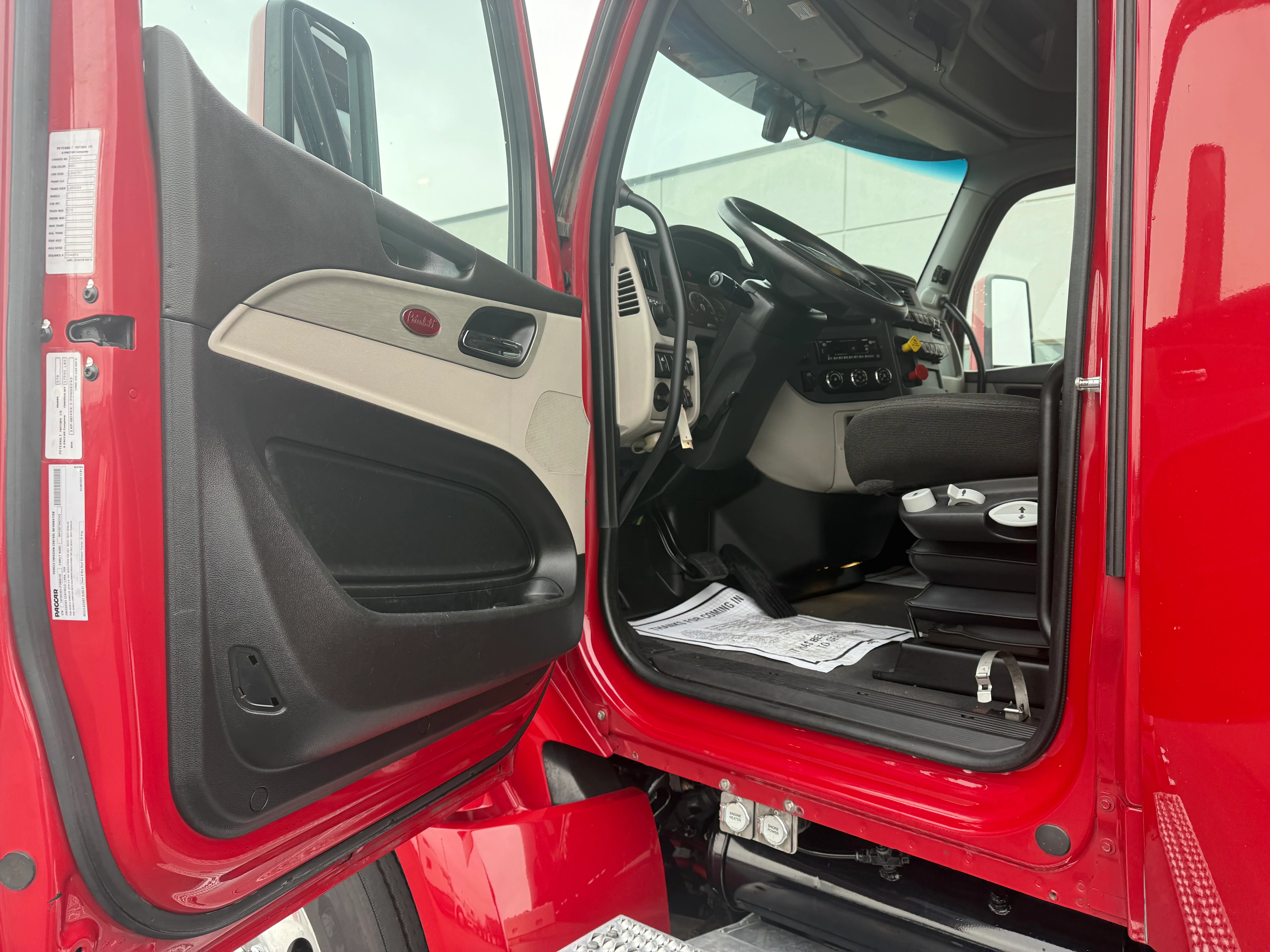 2023 Peterbilt 579 in Cincinnati, OH — photo 14