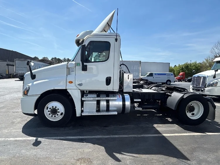 2019 Freightliner Cascadia in Greensboro, NC — photo 4